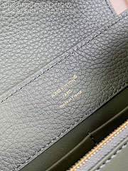 LOUIS VUITTON | Capucines MM Taurillon In Green - 5