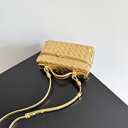 BOTTEGA VENETA | Bang Bang Vanity case in Intrecciato wood-embossed gold - 4