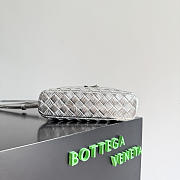 BOTTEGA VENETA | Bang Bang Vanity case in Intrecciato wood-embossed silver - 6