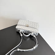 BOTTEGA VENETA | Bang Bang Vanity case in Intrecciato wood-embossed silver - 5