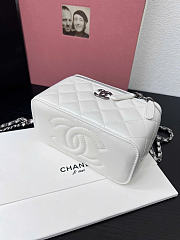 CHANEL | Long vanity with top handle in lambskin white - 5