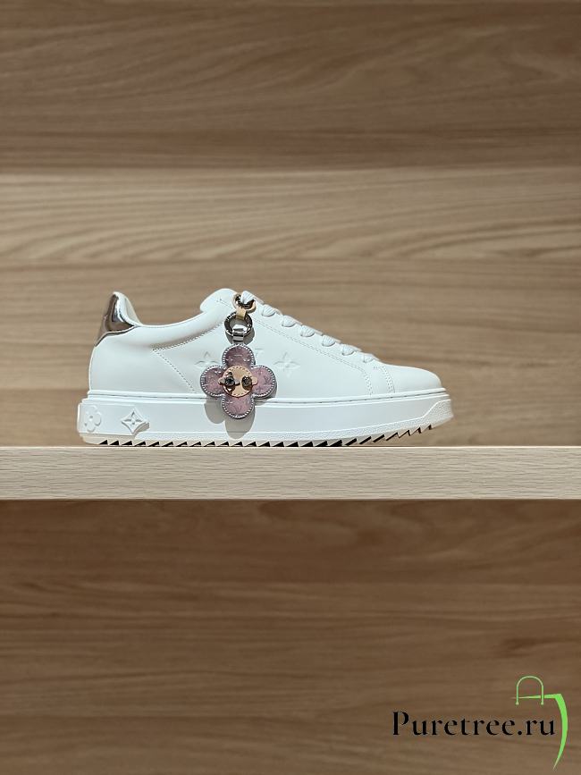 LOUIS VUITTON | Time Out Sneakers 3D pattern of Monogram Flowers 01 - 1