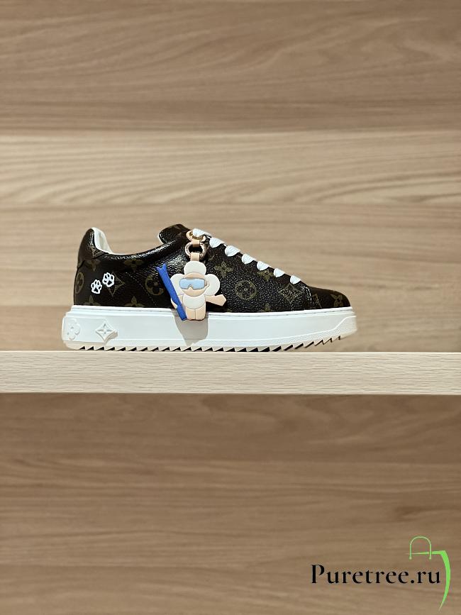 LOUIS VUITTON | Time Out Sneakers 3D pattern of Monogram Flowers 03 - 1