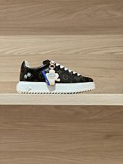 LOUIS VUITTON | Time Out Sneakers 3D pattern of Monogram Flowers 03 - 1