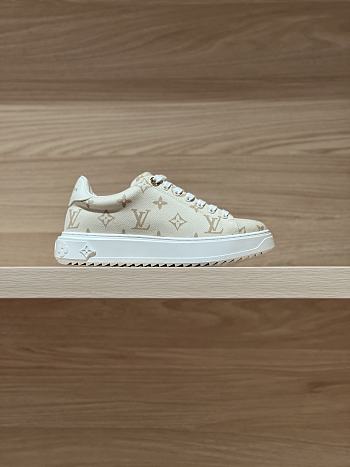 LOUIS VUITTON | Time Out Sneakers 3D pattern of Monogram Flowers 04