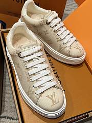 LOUIS VUITTON | Time Out Sneakers 3D pattern of Monogram Flowers 04 - 5