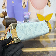 LOUIS VUITTON | Side Trunk MM in blue - 5