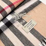 BURBERRY | Shawl features embroidered equestrian motifs 01 - 2