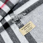 BURBERRY | Shawl features embroidered equestrian motifs 03 - 6
