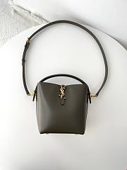 YSL | LE 37 small in shiny leather in Green  - 1