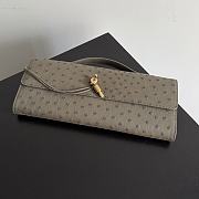 Bottega Veneta Andiamo Clutch Ostrich Leather 03 - 2