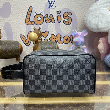 LOUIS VUITTON | Locker Dopp Kit canvas Monogram Eclipse 03