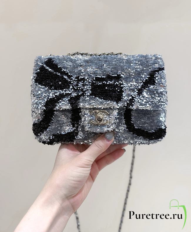 CHANEL |  Flap Bag in Sequins Metallic accents blue - 1