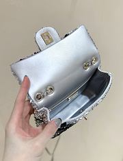 CHANEL |  Flap Bag in Sequins Metallic accents blue - 2