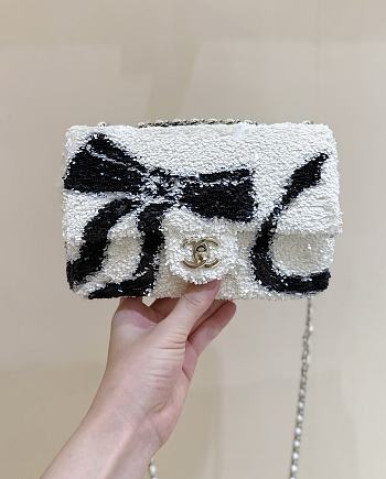 CHANEL | Flap Bag in Sequins Metallic accents white