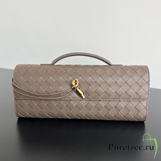 BOTTEGA VENETA | Andiamo Long Clutch In Beige - 1