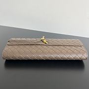 BOTTEGA VENETA | Andiamo Long Clutch In Beige - 5