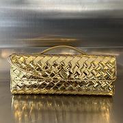 BOTTEGA VENETA | Andiamo Clutch Top handle clutch in Intrecciato laminated leather gold - 1