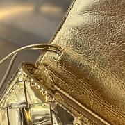 BOTTEGA VENETA | Andiamo Clutch Top handle clutch in Intrecciato laminated leather gold - 5