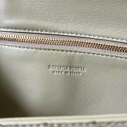 BOTTEGA VENETA | Andiamo Long Clutch In Light Green - 3