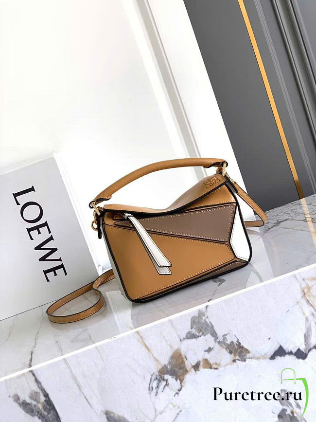 Loewe Mini Puzzle bag in classic calfskin gray / brown - 1