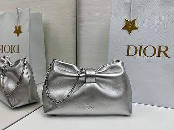 Jonathan Anderson Dior Bow Bag In Silver Size 26