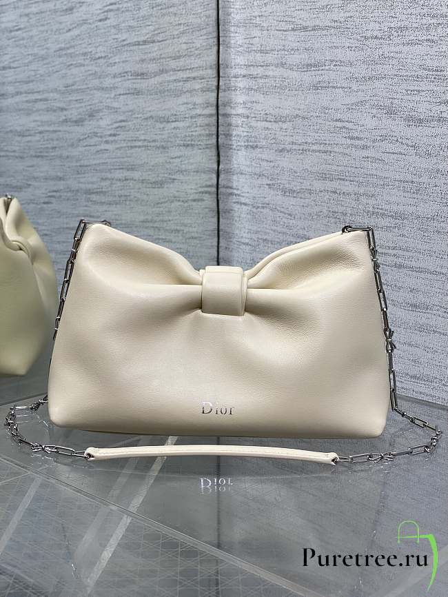 Jonathan Anderson Dior Bow Bag In White Size 26 - 1