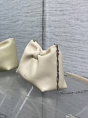 Jonathan Anderson Dior Bow Bag In White Size 26 - 6