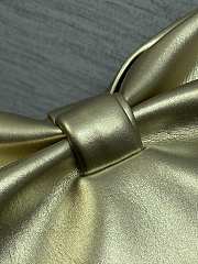 Jonathan Anderson Dior Bow Bag In Gold Size 30 - 5