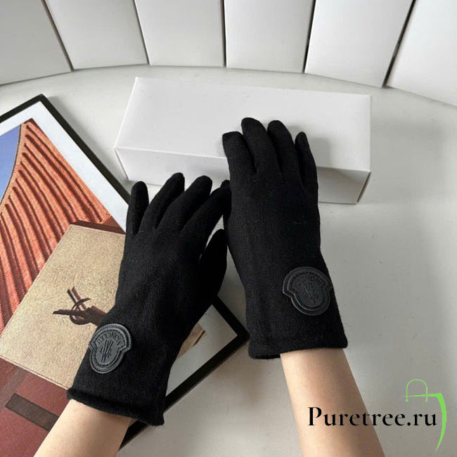 Moncler Gloves In Black - 1