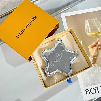 LOUIS VUITTON | Spark Coin Monogram Empreinte Wallet in silver