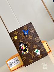 LOUIS VUITTON | LV Visionary Journeys Seoul Vivienne Wintery Travel - 1