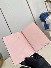 LOUIS VUITTON | LV Visionary Journeys Seoul Vivienne Wintery Travel - 6