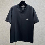 ALO | T-Shirt In Black/White - 3