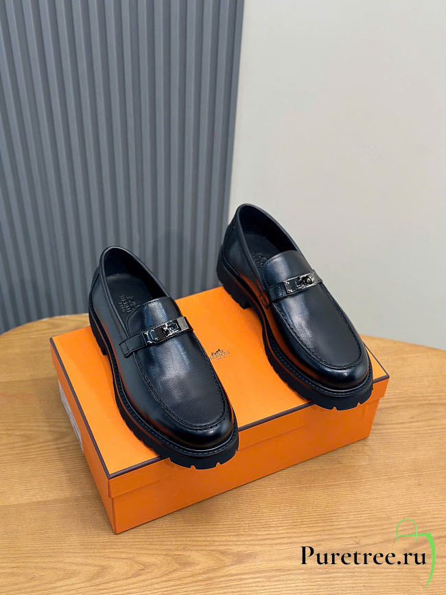 Hermès' Icone Loafer in black - 1