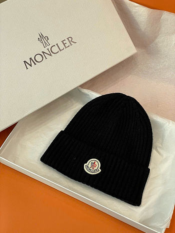 Moncler Hat In Black Color