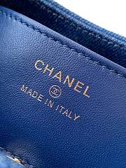 CHANEL | Clutch with chain Washed Denim & Gold-Tone Metal Light Blue & Dark Blue - 5