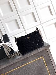 CHANEL | Clutch with Chain Velvet, gemstones & gold-plated metal black - 1
