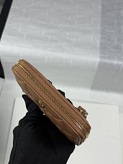 CHANEL | Zippered Coin Case Carviar Gold Hardware Brown  - 3