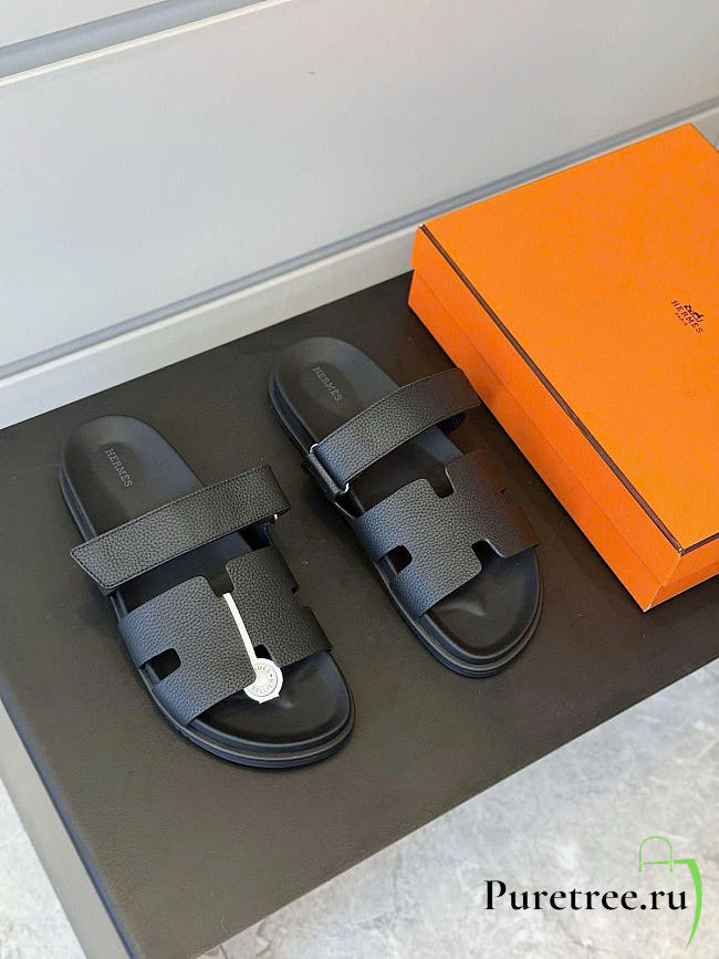Hermès Izmir Black Leather Sandals - 1