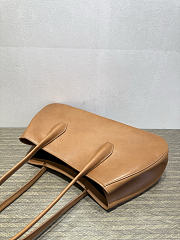 The Row Alger Tote Bag In Brown - 2