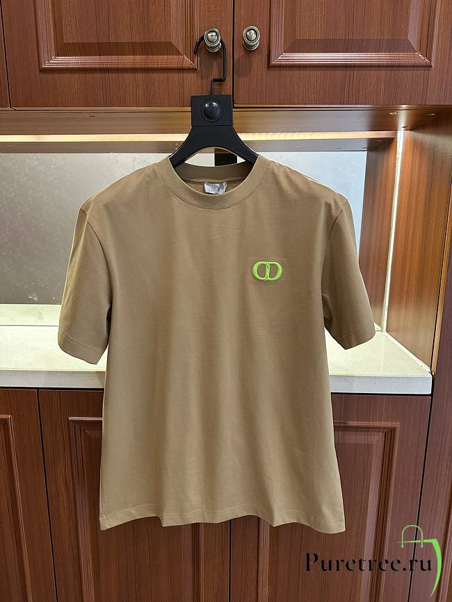 DIOR | CD's latest Spring/Summer 2026 collection taupe - 1