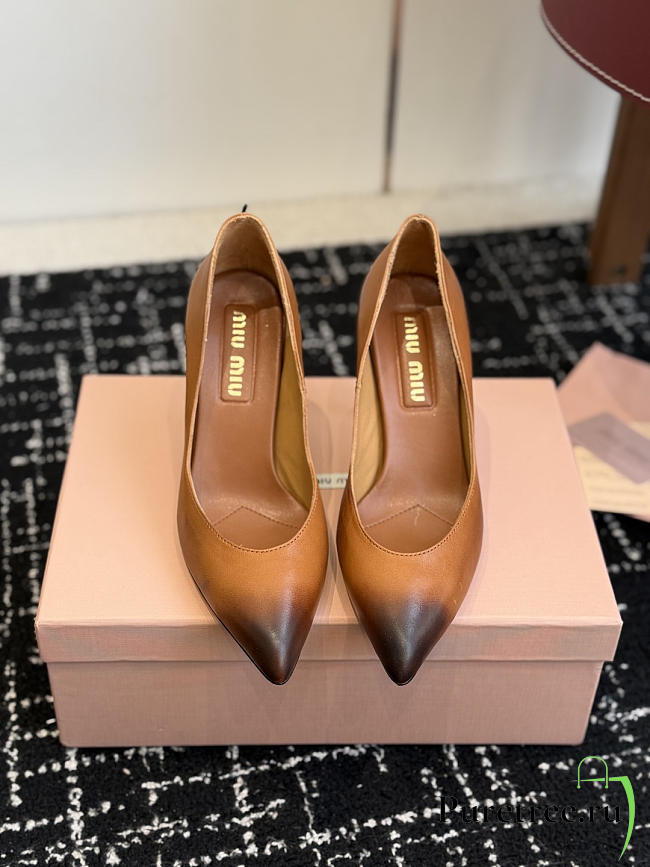 MIUMIU | Waxed Calfskin Pointy Toe Pump Caramel Brown - 1
