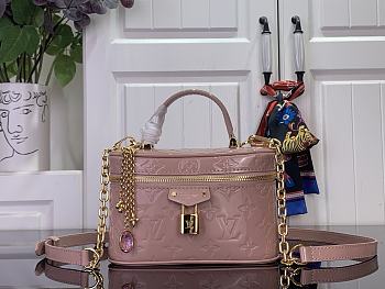 LOUIS VUITTON | Vanity Chain Pouch Varnished cowhide leather pink