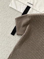 LORO PIANA | Coste Crewneck Licorice Root Melange - 2