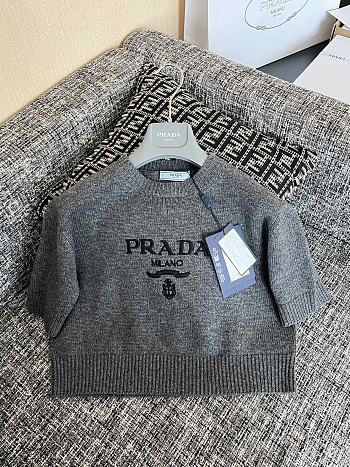 Prada logo-intarsia cropped wool sweater gray
