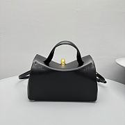 Jacquemus Valérie Small folded bag 01 - 2