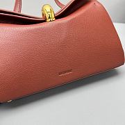 Jacquemus Valérie Small folded bag 02 - 2