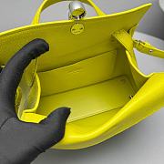 Jacquemus Valérie Small folded bag 04 - 5