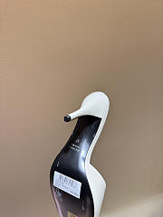 GUCCI | Metal Buckle Mid Heel Elegant Women White - 2